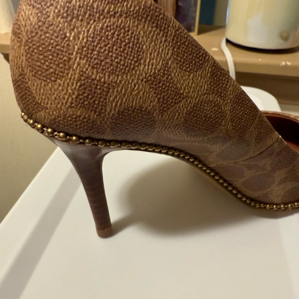 Waverly Textured Brown Heels with Gold Accents